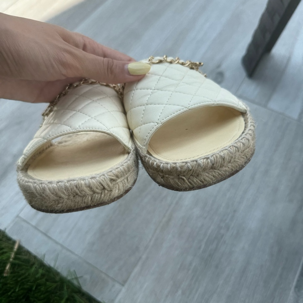 Chanel Interlocking CC Logo Espadrilles Slides - Picture 5 of 8